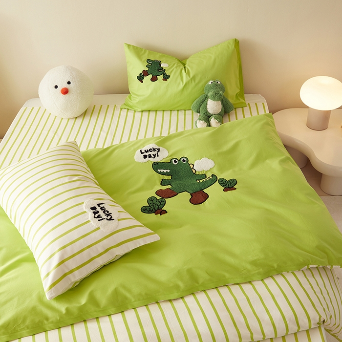 91家纺网 家纺一手货源 找家纺 怡家居 2024新款全棉印花加绣花四件套 小鳄鱼