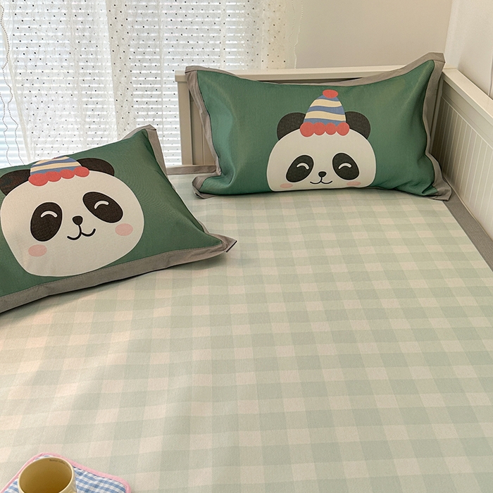 91家纺网 家纺一手货源 找家纺 昔可家纺 2024新款A类900D大版冰丝席 绿格熊猫