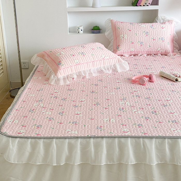 91家纺网 家纺一手货源 找家纺 昔可 新款床裙款乳胶凉席双层雪纺纱乳胶凉席三件套 碎花狗狗