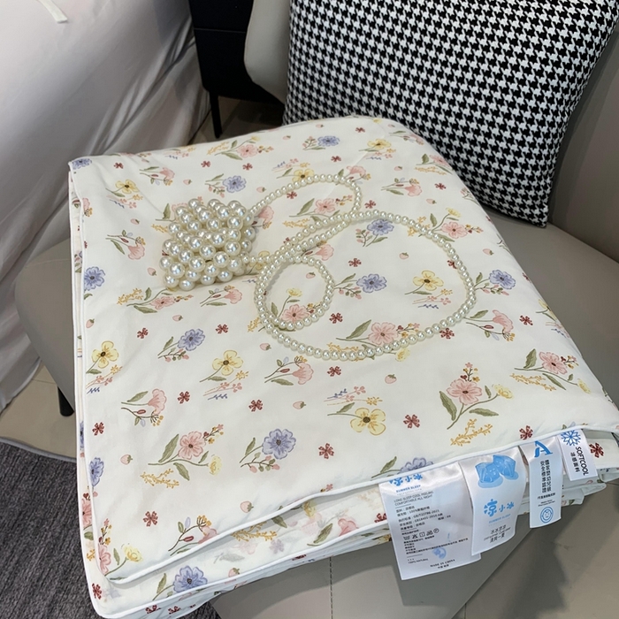 91家纺网 家纺一手货源 找家纺 奈萝家纺 2024新款A类凉感丝小凉皮夏被可机洗夏被新品空调被 暖意花开
