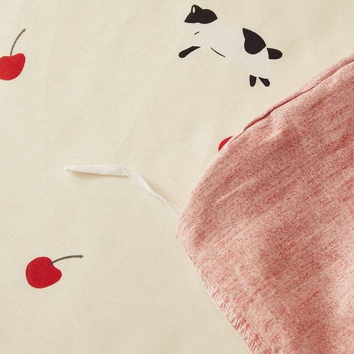 91家纺网 家纺一手货源 找家纺 怡家居 2024新款全棉印花加绣花四件套 樱桃小猫