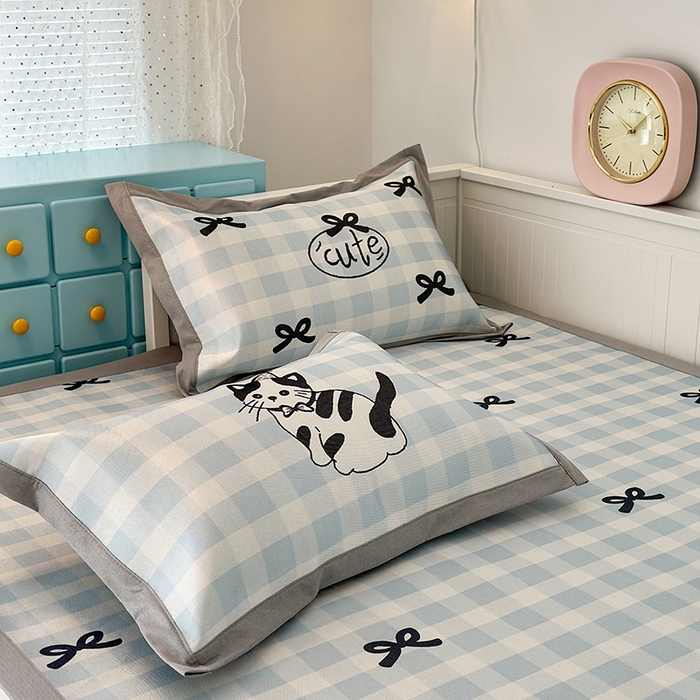 91家纺网 家纺一手货源 找家纺 昔可家纺 2024新款A类900D大版冰丝席 蝴蝶结猫咪蓝