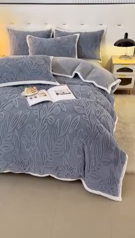 91家纺网 家纺一手货源 找家纺 芸锦豪2024新款花团雕花兔毛绒兔兔绒四件套 蓝灰