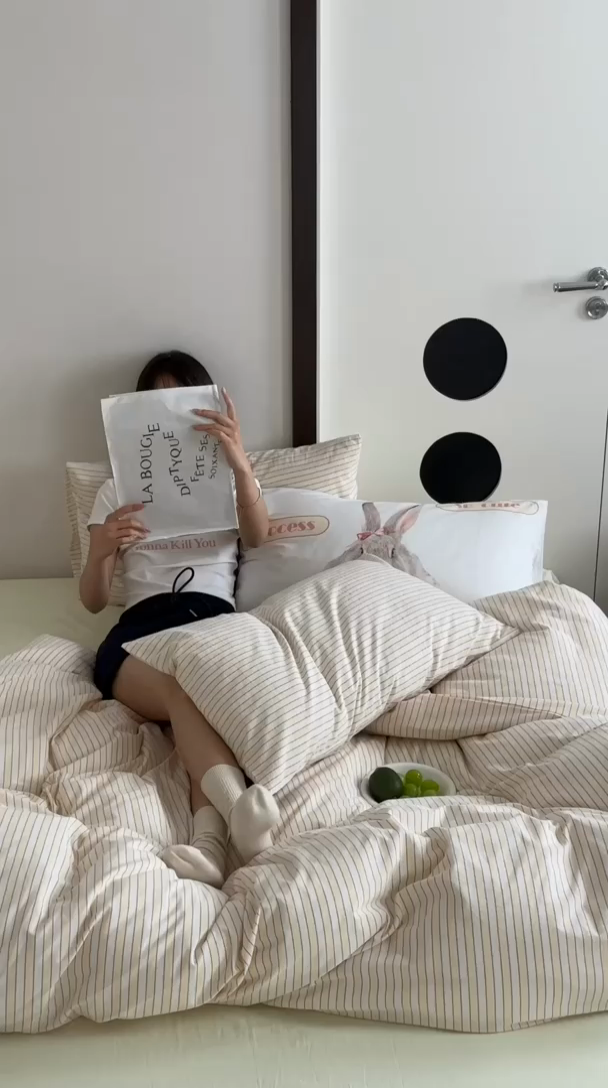 91家纺网 家纺一手货源 找家纺 艾沁 2024新款多巴胺条纹全棉色织水洗棉四件套 嫩黄条