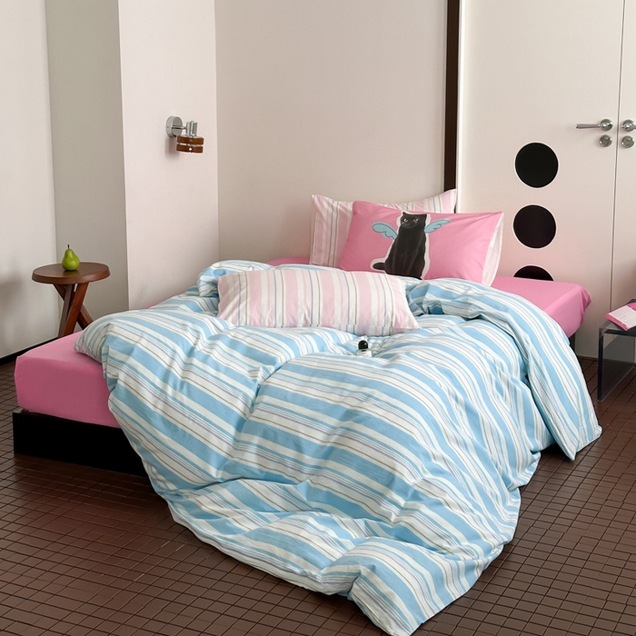 91家纺网 家纺一手货源 找家纺 艾沁 2024新款多巴胺条纹全棉色织水洗棉四件套 宽蓝条