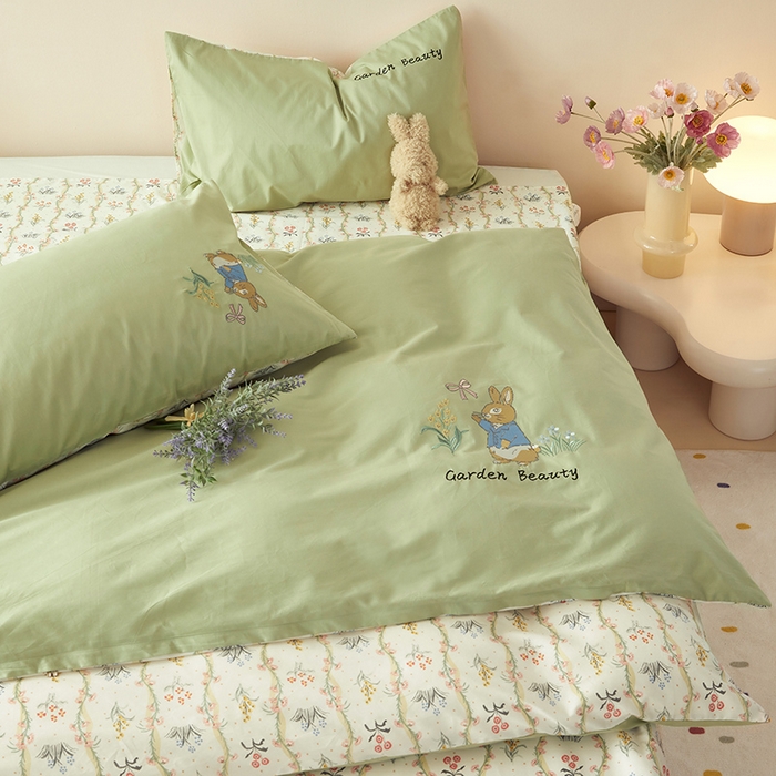 91家纺网 家纺一手货源 找家纺 怡家居 2024新款全棉印花加绣花四件套 花园兔