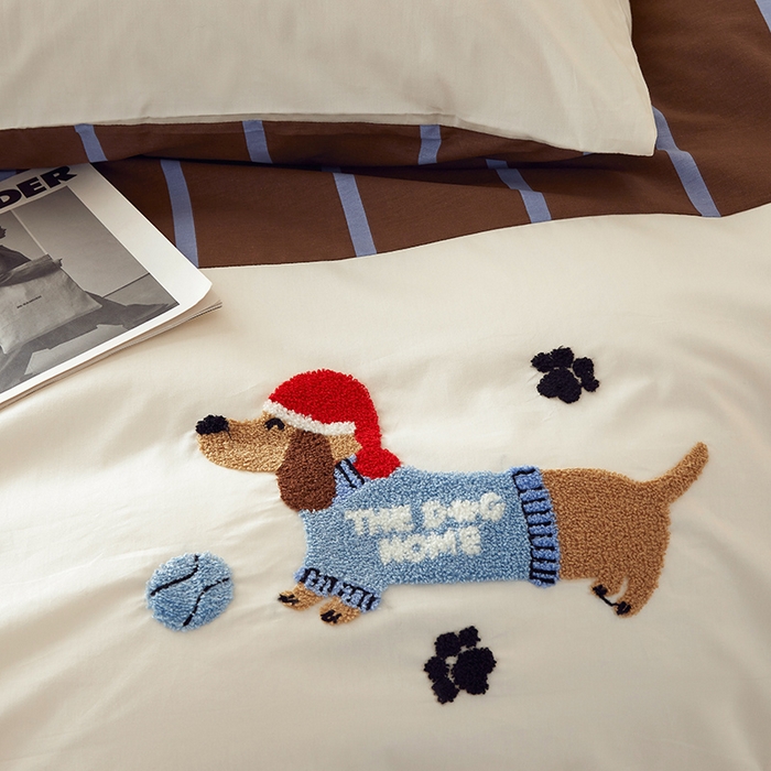 91家纺网 家纺一手货源 找家纺 怡家居 2024新款全棉印花加绣花四件套 腊肠狗