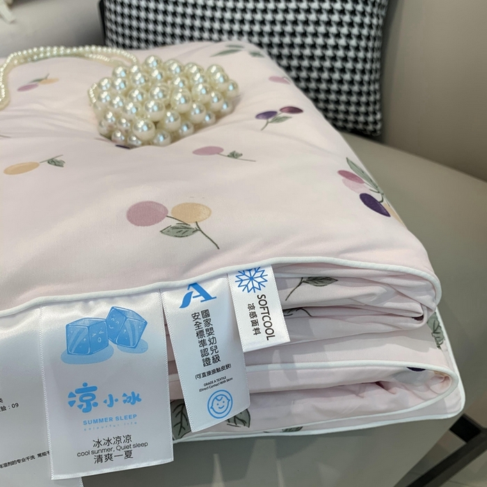 91家纺网 家纺一手货源 找家纺 奈萝家纺 2024新款A类凉感丝小凉皮夏被可机洗夏被新品空调被 樱桃