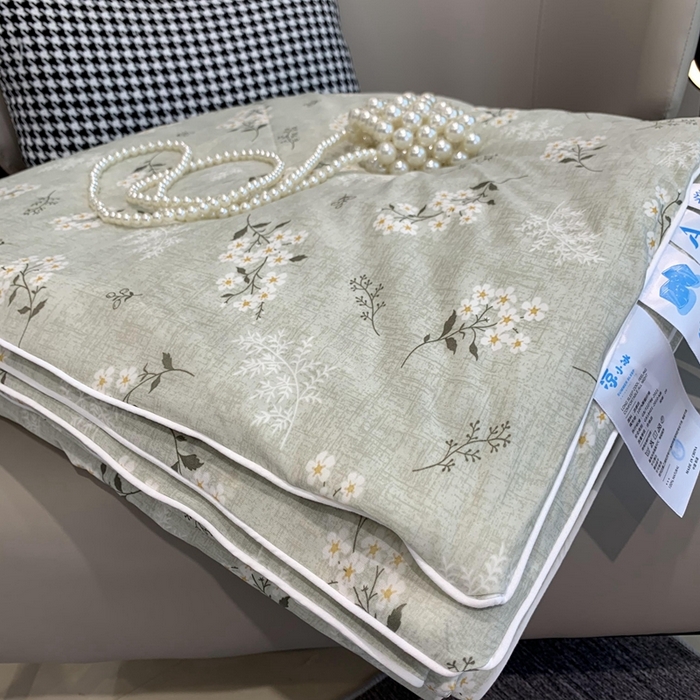 91家纺网 家纺一手货源 找家纺 奈萝家纺 2024新款A类凉感丝小凉皮夏被可机洗夏被新品空调被 兰亭序绿