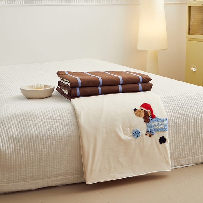 91家纺网 家纺一手货源 找家纺 怡家居 2024新款全棉印加绣夏被 夏被-腊肠狗