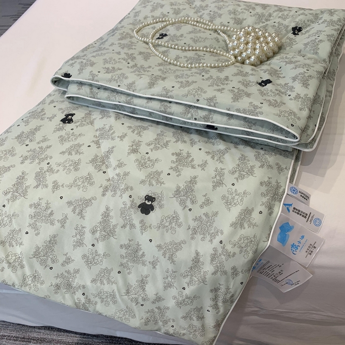 91家纺网 家纺一手货源 找家纺 奈萝家纺 2024新款A类凉感丝小凉皮夏被可机洗夏被新品空调被 小熊乖乖