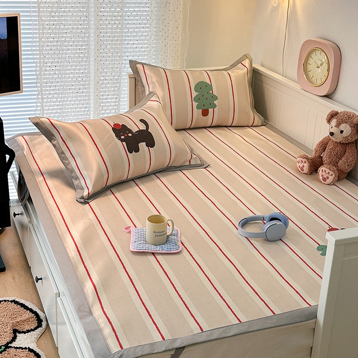 91家纺网 家纺一手货源 找家纺 昔可家纺 2024新款A类900D大版冰丝席 树林小黑猫