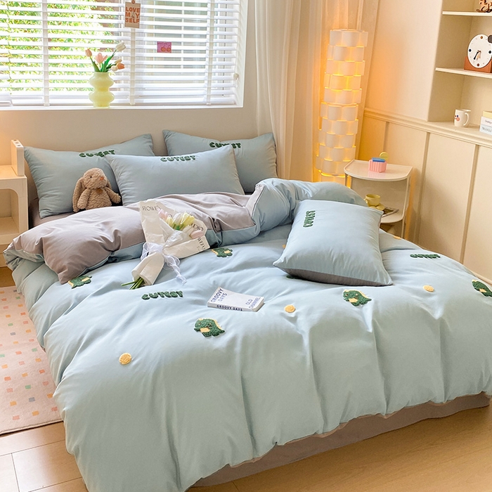 91家纺网 家纺一手货源 找家纺 眠帛 2024新款亲肤棉卡通毛巾绣四件套 恐龙-繁星蓝灰