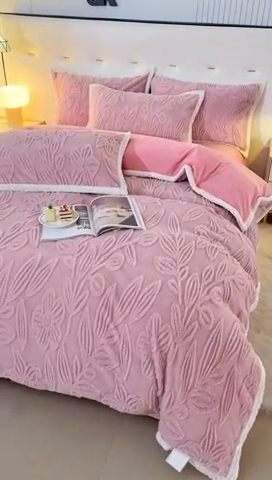 91家纺网 家纺一手货源 找家纺 芸锦豪2024新款花团雕花兔毛绒兔兔绒四件套 粉色