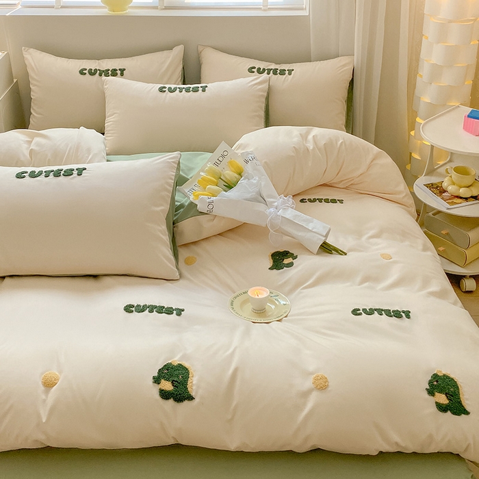 91家纺网 家纺一手货源 找家纺 眠帛 2024新款亲肤棉卡通毛巾绣四件套 恐龙-奶昔白绿