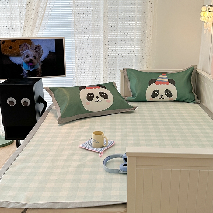 91家纺网 家纺一手货源 找家纺 昔可家纺 2024新款A类900D大版冰丝席 绿格熊猫