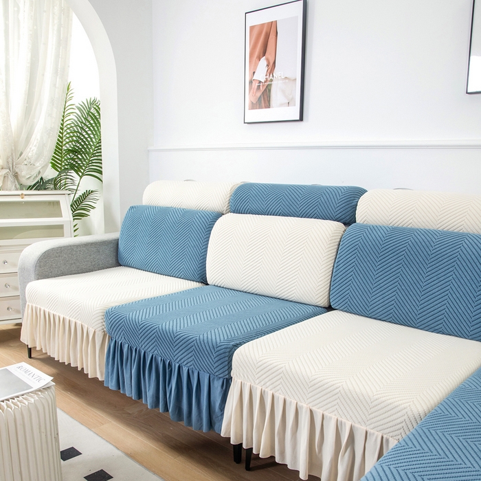 91家纺网 家纺一手货源 找家纺 千彤 2024新款裙边款弹力沙发套罩拉花绒人字纹系列沙发笠 水蓝米黄