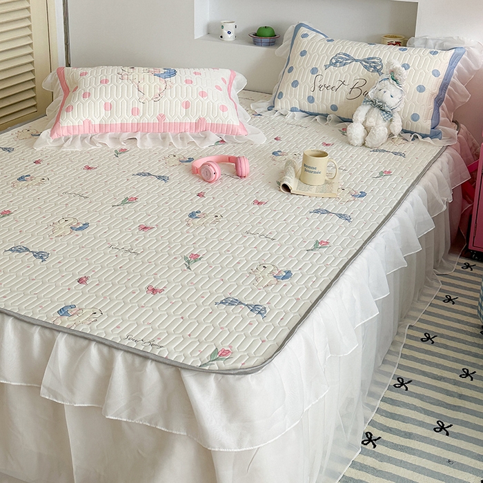 91家纺网 家纺一手货源 找家纺 昔可 新款床裙款乳胶凉席双层雪纺纱乳胶凉席三件套 郁金香花蜜兔