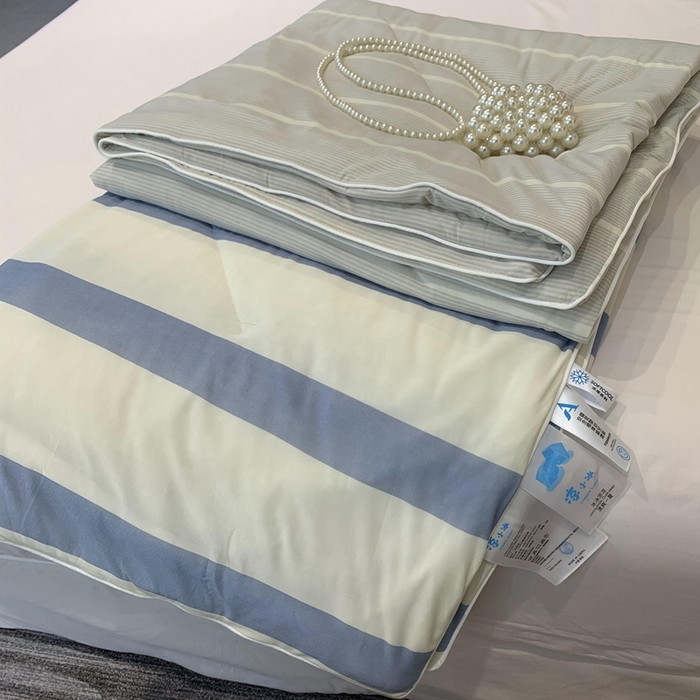 91家纺网 家纺一手货源 找家纺 奈萝家纺 2024新款A类凉感丝小凉皮夏被可机洗夏被新品空调被 条纹