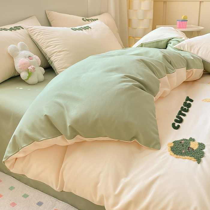 91家纺网 家纺一手货源 找家纺 眠帛 2024新款亲肤棉卡通毛巾绣四件套 恐龙-奶昔白绿