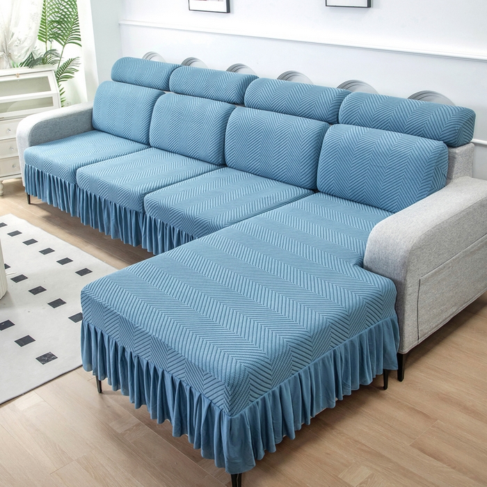 91家纺网 家纺一手货源 找家纺 千彤 2024新款裙边款弹力沙发套罩拉花绒人字纹系列沙发笠 水蓝