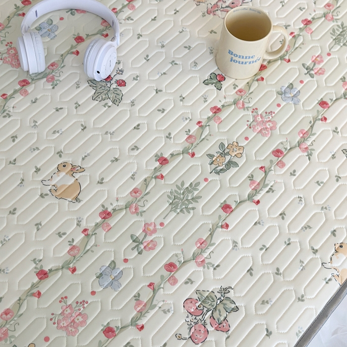 91家纺网 家纺一手货源 找家纺 昔可 新款床裙款乳胶凉席双层雪纺纱乳胶凉席三件套 草莓小兔