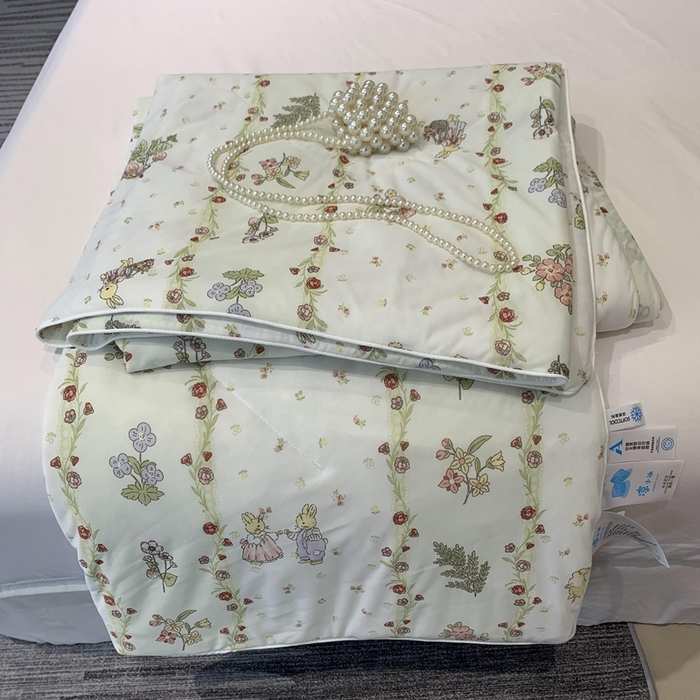 91家纺网 家纺一手货源 找家纺 奈萝家纺 2024新款A类凉感丝小凉皮夏被可机洗夏被新品空调被 清雅小兔绿