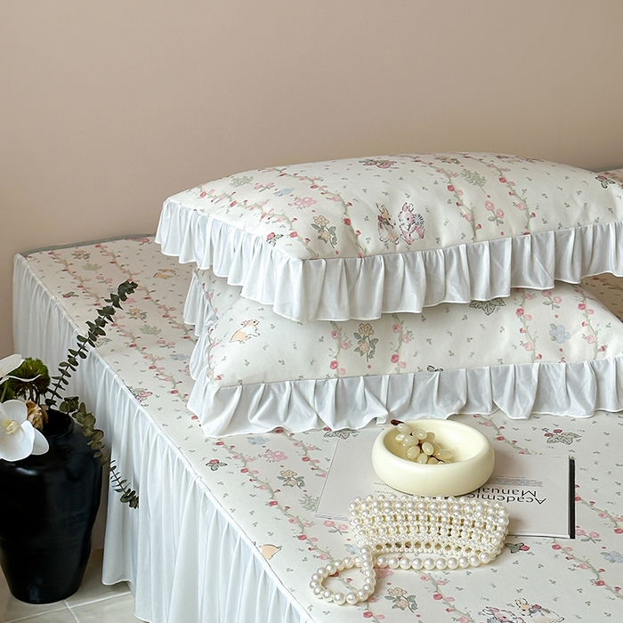 91家纺网 家纺一手货源 找家纺 昔可 2024新款A类900D仙仙雪纺纱床裙款冰丝席三件套 花朵小兔