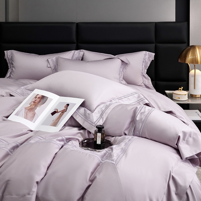 91家纺网 家纺一手货源 找家纺 榻尚家居 2024新款阿瓦提贡缎长绒棉四件套-伊芙琳 伊芙琳 紫灰