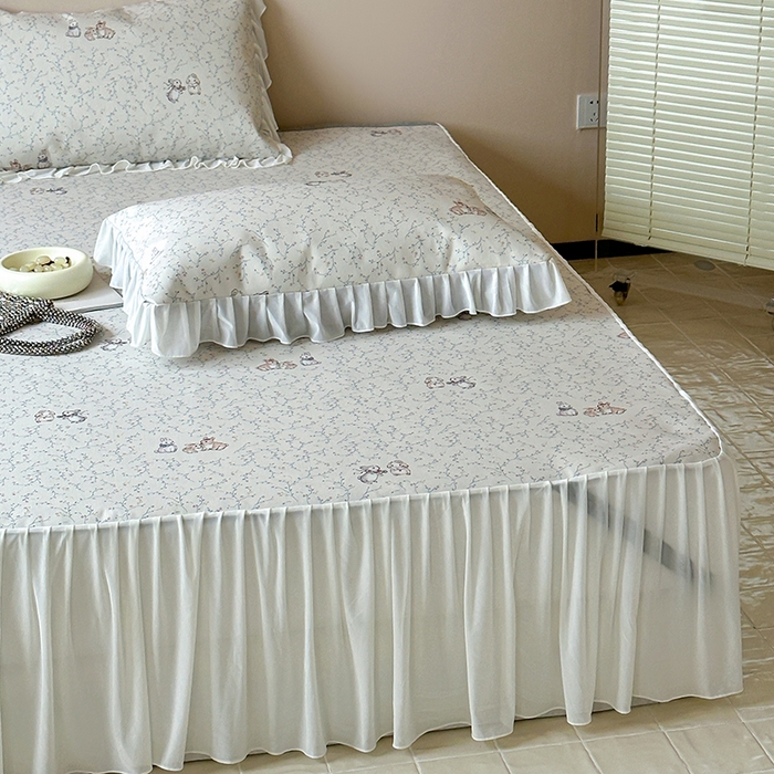 91家纺网 家纺一手货源 找家纺 昔可 2024新款A类900D仙仙雪纺纱床裙款冰丝席三件套 花楹兔