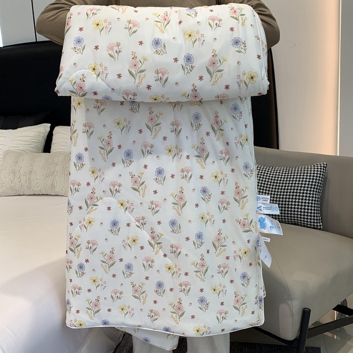 91家纺网 家纺一手货源 找家纺 奈萝家纺 2024新款A类凉感丝小凉皮夏被可机洗夏被新品空调被 暖意花开