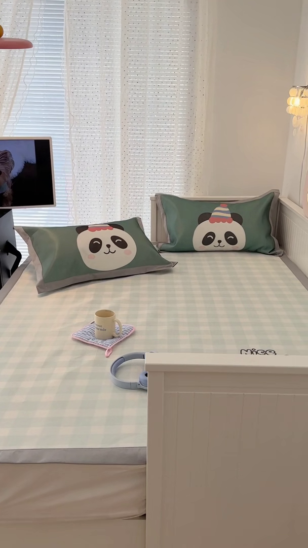 91家纺网 家纺一手货源 找家纺 昔可家纺 2024新款A类900D大版冰丝席 绿格熊猫