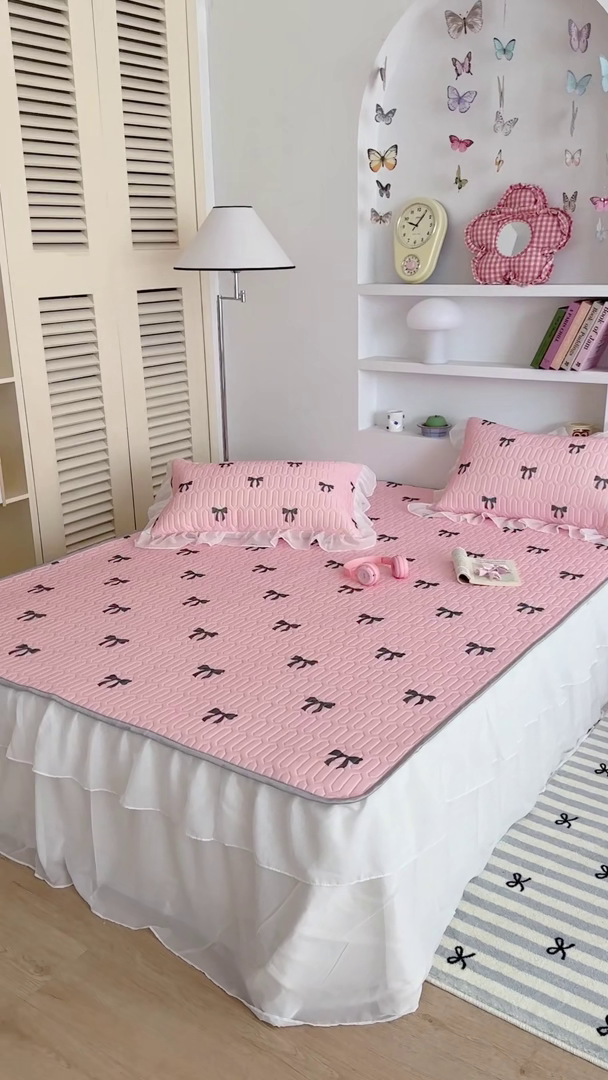 91家纺网 家纺一手货源 找家纺 昔可 新款床裙款乳胶凉席双层雪纺纱乳胶凉席三件套 黑粉蝴蝶结