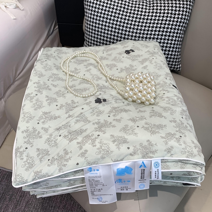 91家纺网 家纺一手货源 找家纺 奈萝家纺 2024新款A类凉感丝小凉皮夏被可机洗夏被新品空调被 小熊乖乖