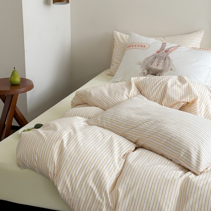 91家纺网 家纺一手货源 找家纺 艾沁 2024新款多巴胺条纹全棉色织水洗棉四件套 嫩黄条