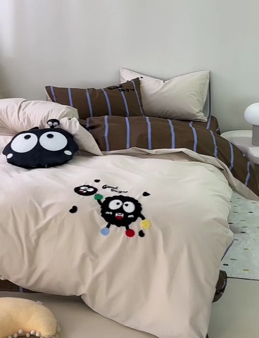 91家纺网 家纺一手货源 找家纺 怡家居 2024新款全棉印花加绣花四件套 小煤球