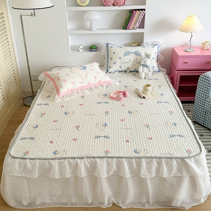 91家纺网 家纺一手货源 找家纺 昔可 新款床裙款乳胶凉席双层雪纺纱乳胶凉席三件套 郁金香花蜜兔