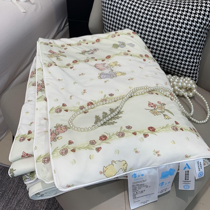 91家纺网 家纺一手货源 找家纺 奈萝家纺 2024新款A类凉感丝小凉皮夏被可机洗夏被新品空调被 清雅小兔绿