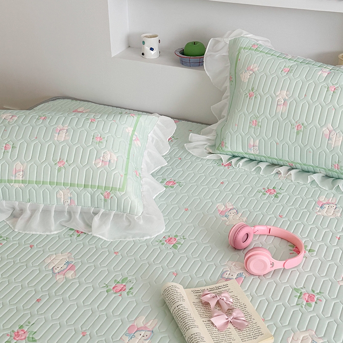 91家纺网 家纺一手货源 找家纺 昔可 新款床裙款乳胶凉席双层雪纺纱乳胶凉席三件套 田园小兔