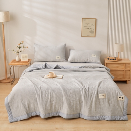 91家纺网 家纺一手货源 找家纺 典冠（有质检）2024爆款7D云柔皱皱纱A类棉小泡良品大豆夏被 高级灰