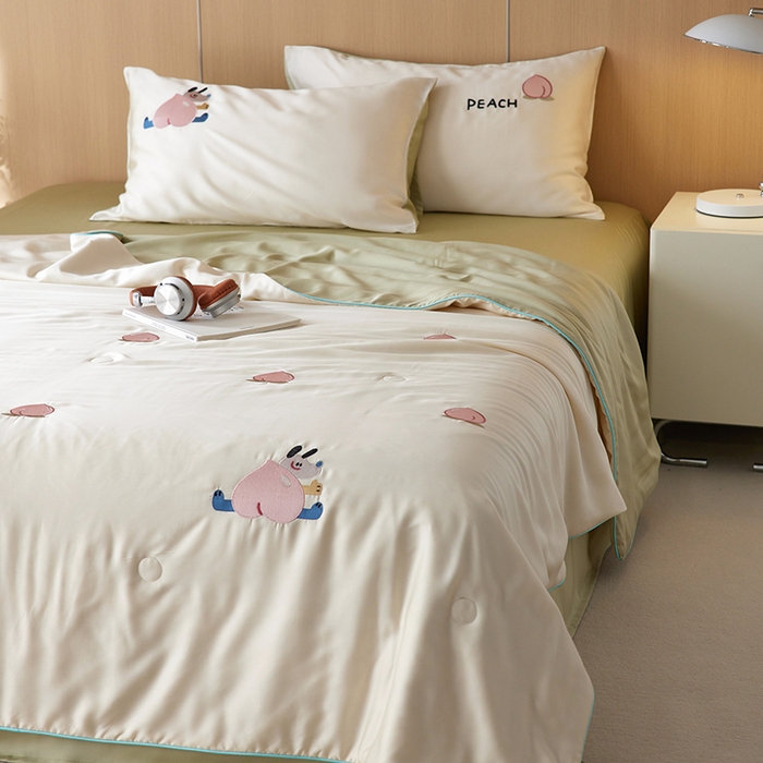 91家纺网 家纺一手货源 找家纺 安莱生活 2024新款莱赛尔天丝绣花夏被四件套-萌神系列 夏被-蜜桃狗