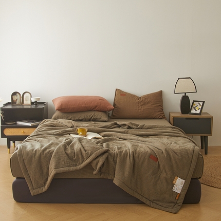 91家纺网 家纺一手货源 找家纺 （总）米洛贝伊 2024全棉色织水洗双层纱原著侘寂风夏被四件套