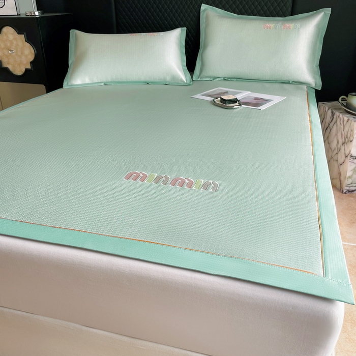 91家纺网 家纺一手货源 找家纺 慕尚家纺 2025新款凉感冰丝大牌miumiu凉席三件套 miu  绿