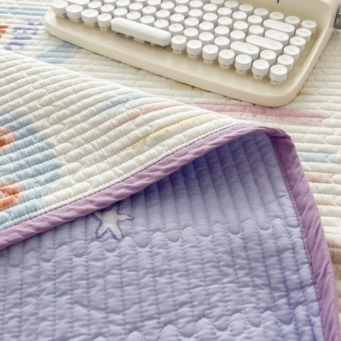 91家纺网 家纺一手货源 找家纺 茉夕家纺 2024新款数码双面纯棉水洗床盖 丹尼日记