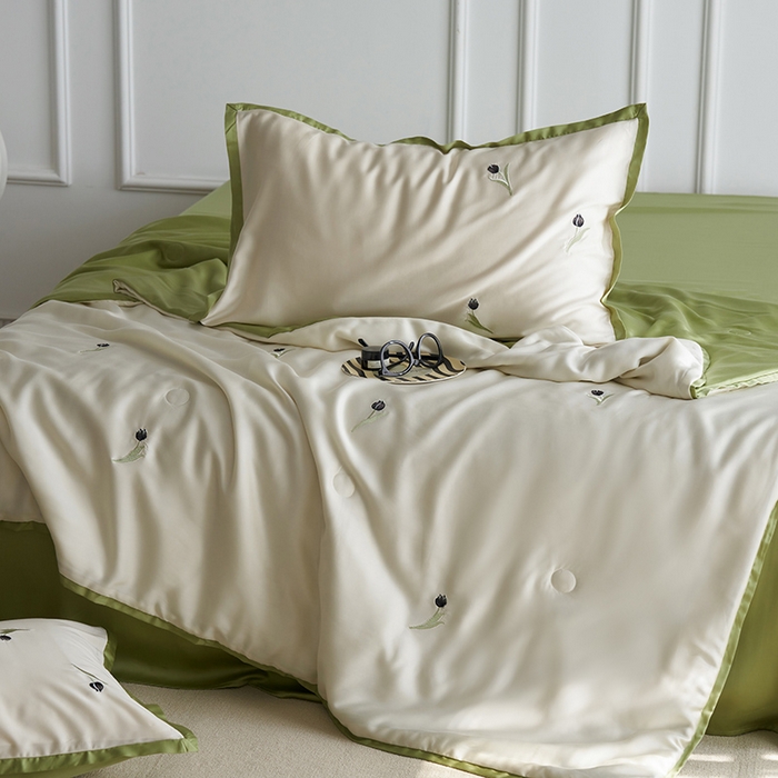 91家纺网 家纺一手货源 找家纺 安莱生活 2024新款莱赛尔天丝绣花夏被四件套-宽边系列 夏被-郁金香