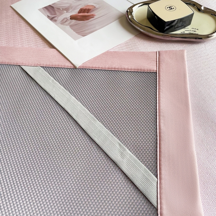 91家纺网 家纺一手货源 找家纺 慕尚家纺 2025新款凉感冰丝大牌miumiu凉席三件套 miu  粉