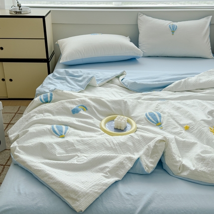 91家纺网 家纺一手货源 找家纺 （总）红嘴企鹅 2025新款华夫格水洗棉毛巾绣泡泡棉夏凉被四件套