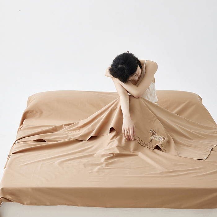 91家纺网 家纺一手货源 找家纺 千朵森 2024新款A类长绒棉刺绣睡袋 漾-香槟金