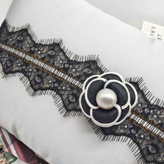 91家纺网 家纺一手货源 找家纺 澜屿  25款禅丝高精密立体山茶花花边小抱枕头枕芯腰靠枕 银灰