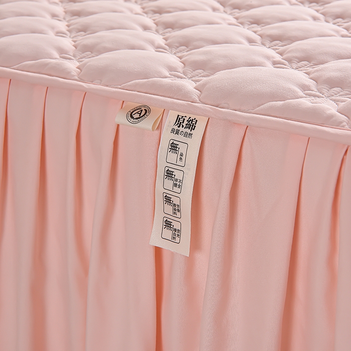 91家纺网 家纺一手货源 找家纺 床笠人家 2025新款亲肤磨毛夹棉床裙 轻柔粉